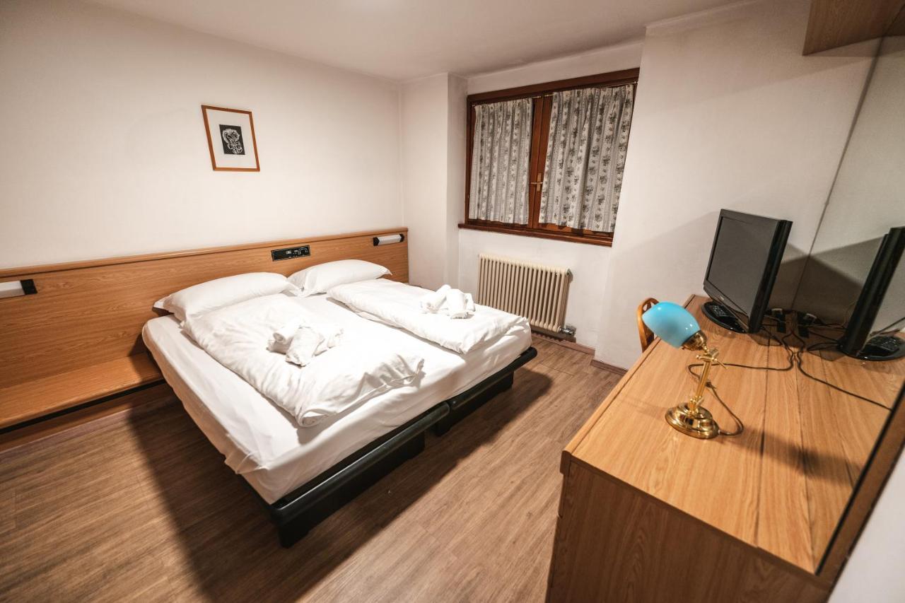 Smart Hotel Renzi فولجاريدا المظهر الخارجي الصورة