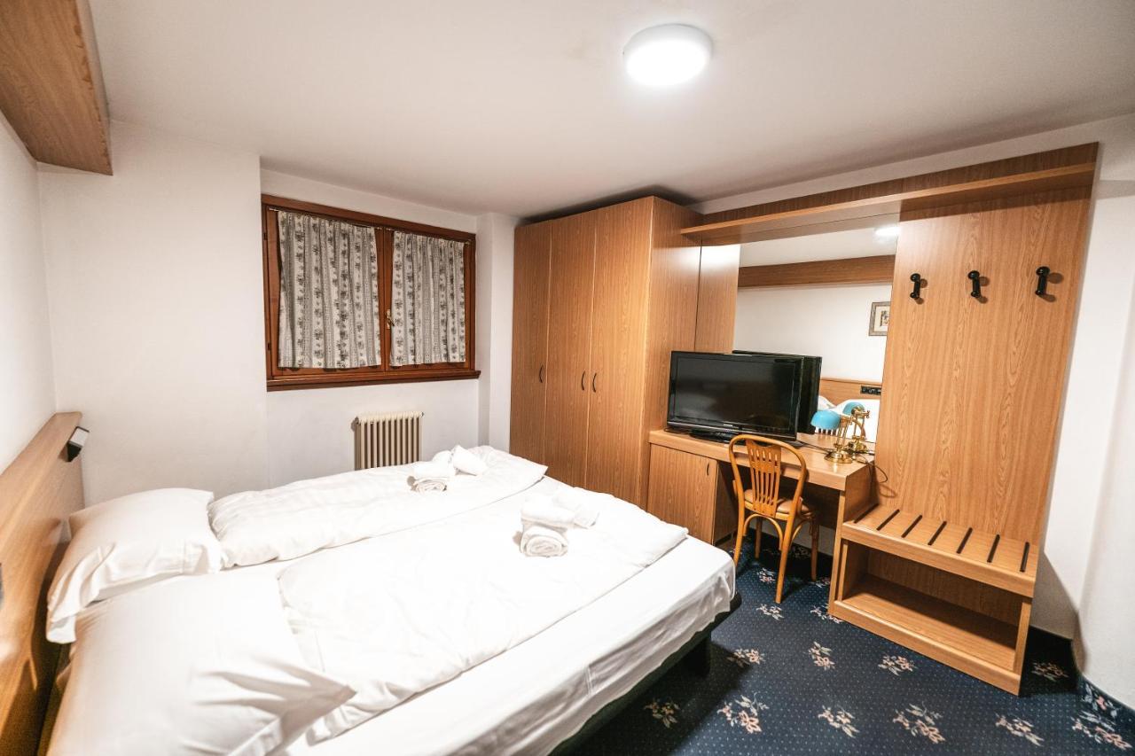 Smart Hotel Renzi فولجاريدا المظهر الخارجي الصورة